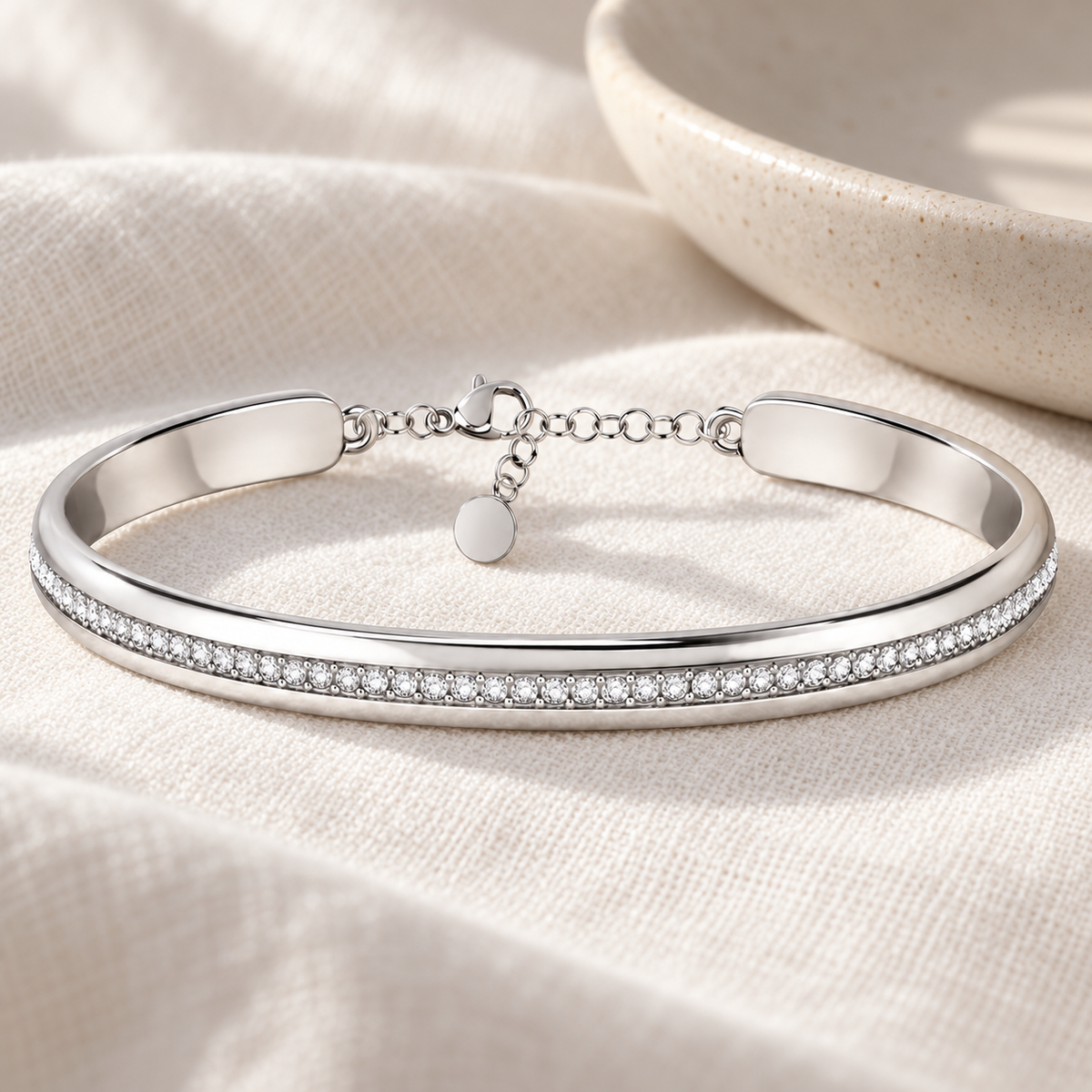 Bracciale Cerchi Elegante — ambientazione lifestyle